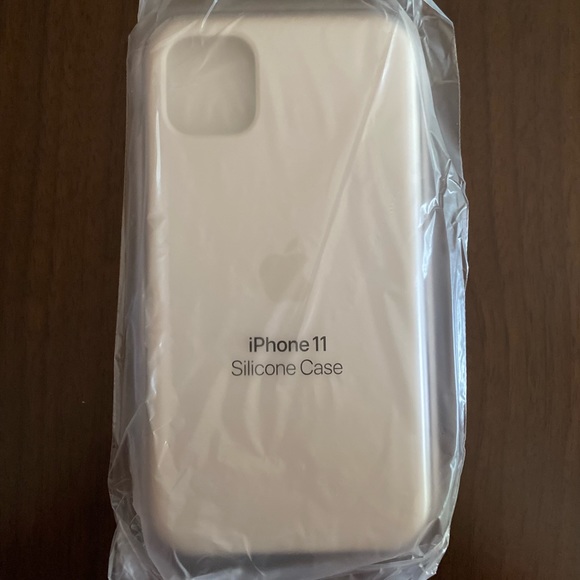 Apple soft silicon white case for iPhone 11 - Picture 2 of 3